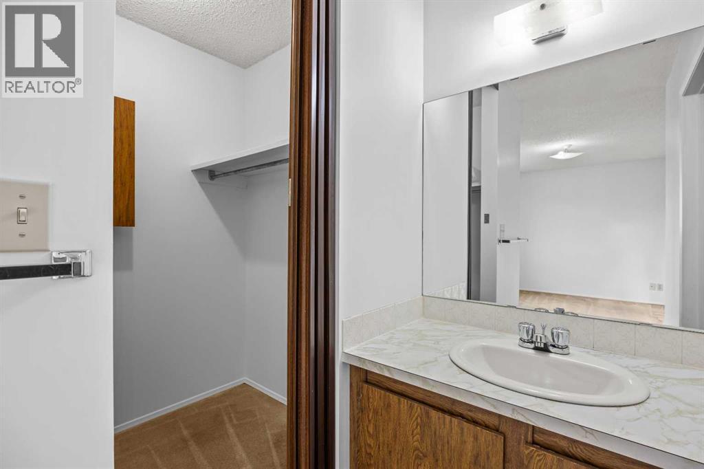 6419b 33 Avenue Nw Property Photo 28