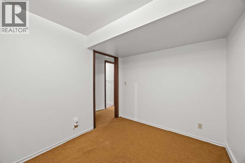 6419b 33 Avenue Nw Property Photo 44