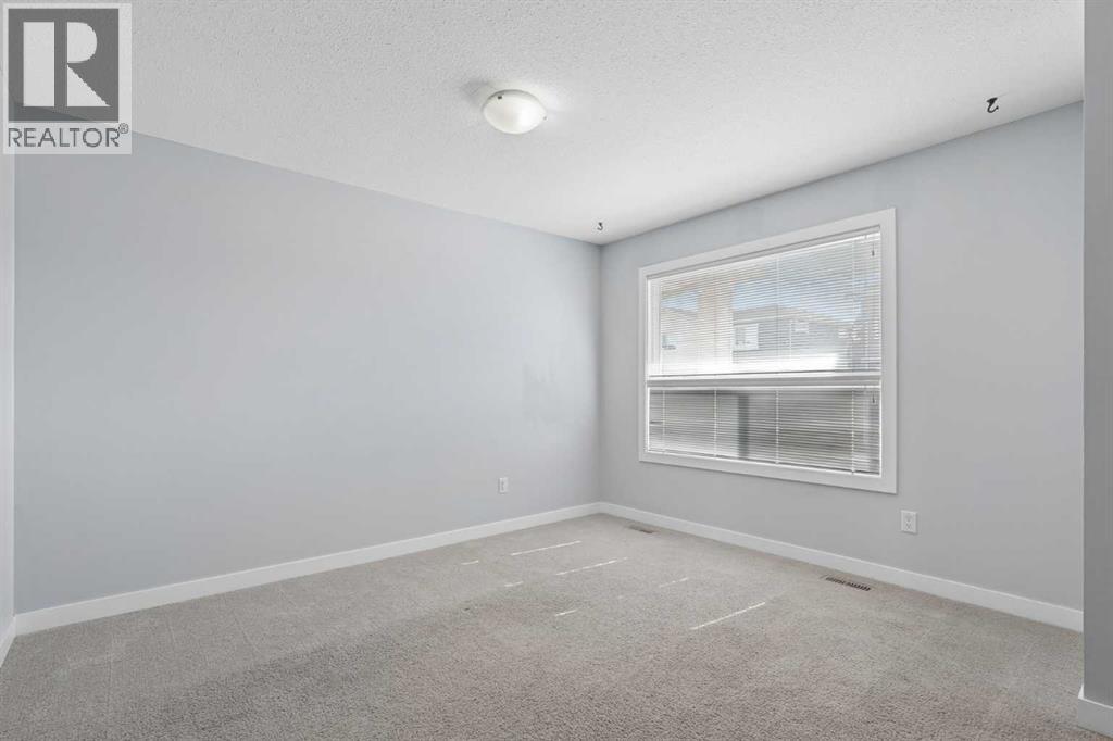 237 Silkstone Road West Property Photo 3