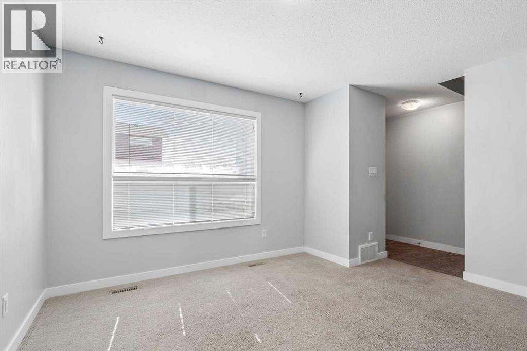 237 Silkstone Road West Property Photo 4