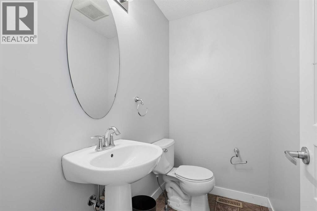 237 Silkstone Road West Property Photo 7