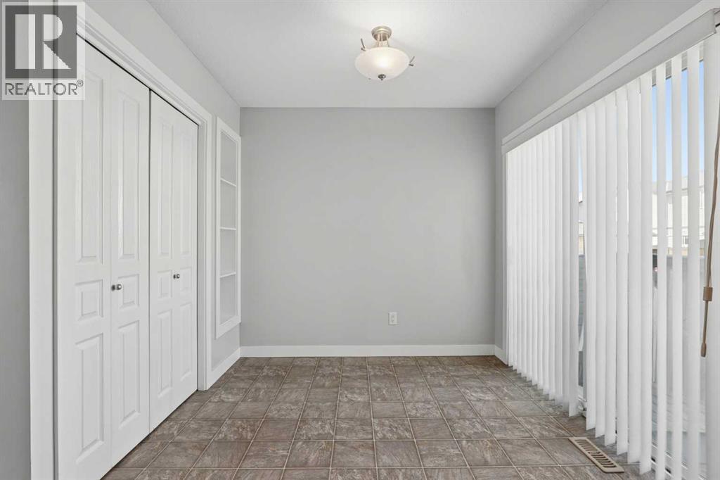 237 Silkstone Road West Property Photo 8