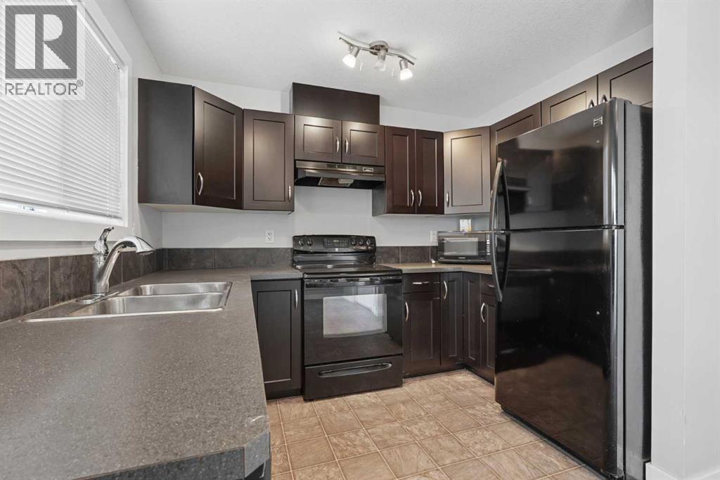 237 Silkstone Road West Property Photo 11