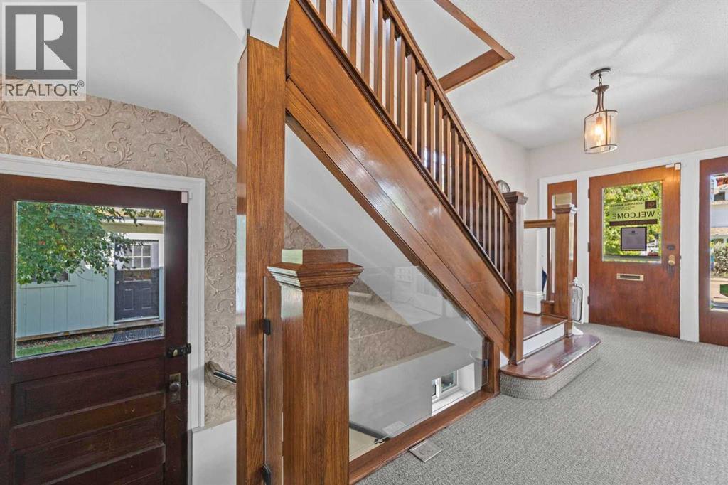 4802 49 Street Property Photo 3