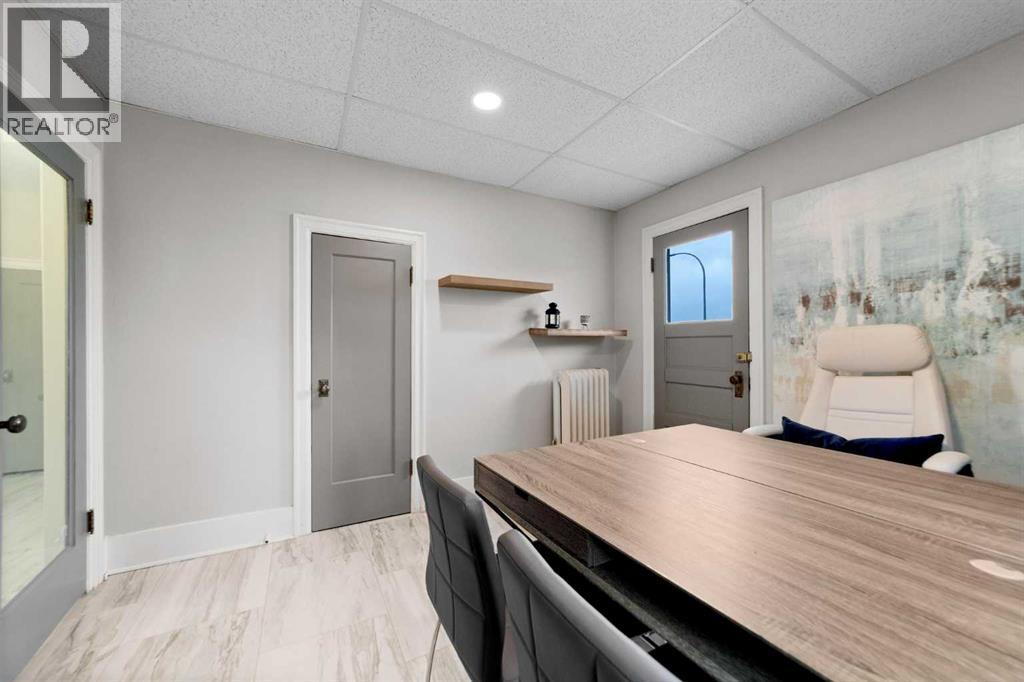 4802 49 Street Property Photo 5