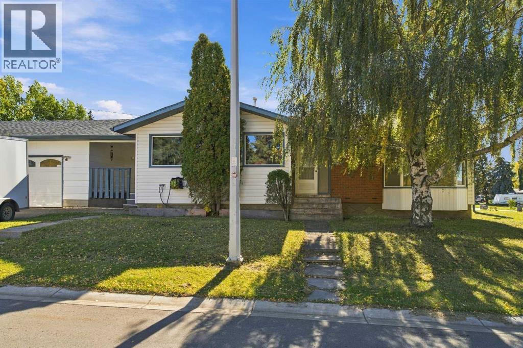11107 94 Street Property Photo 1
