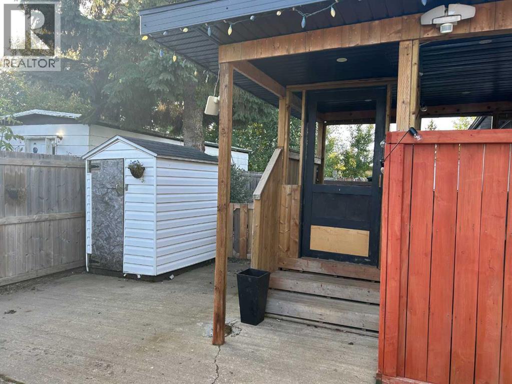 721 5 Avenue Nw Property Photo 2