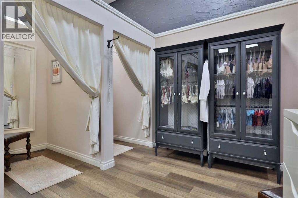 4955 50 Street Property Photo 17