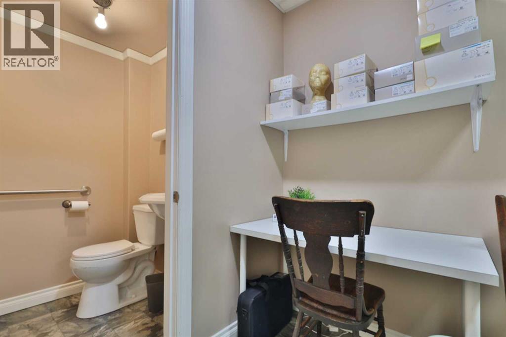 4955 50 Street Property Photo 21