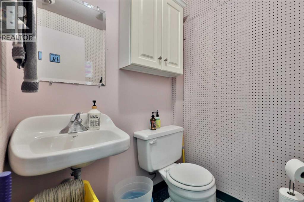 4955 50 Street Property Photo 23