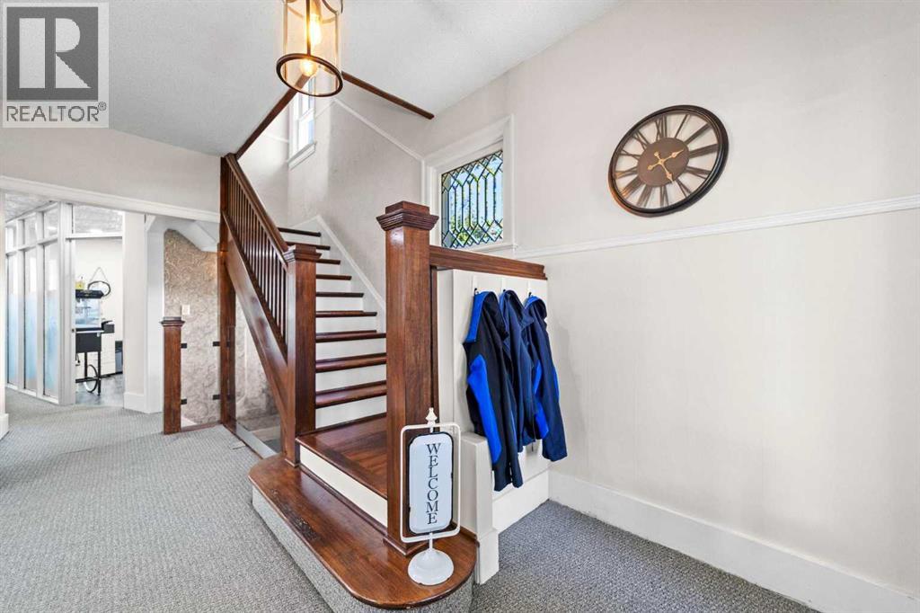 4802 49 Street Property Photo 2