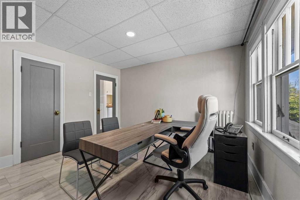 4802 49 Street Property Photo 6