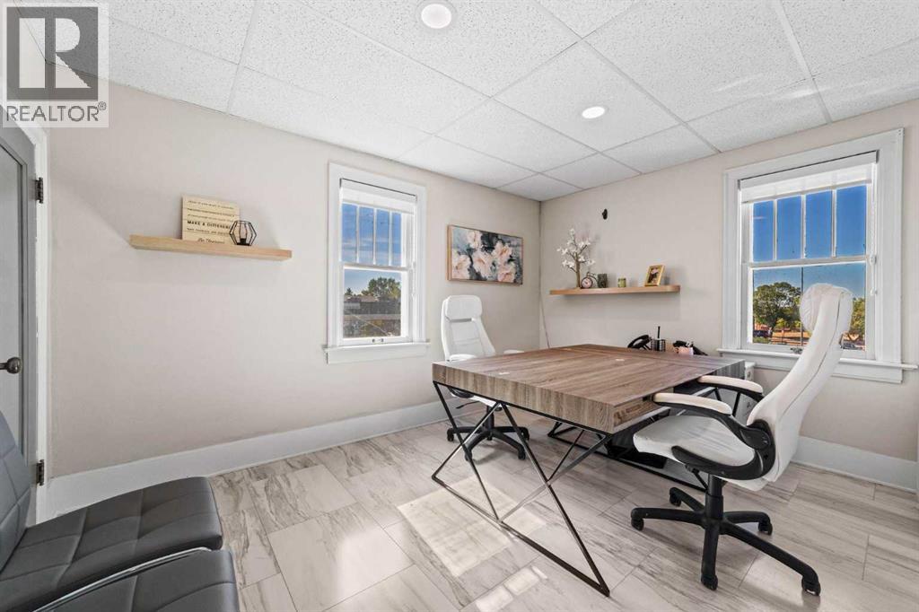 4802 49 Street Property Photo 5