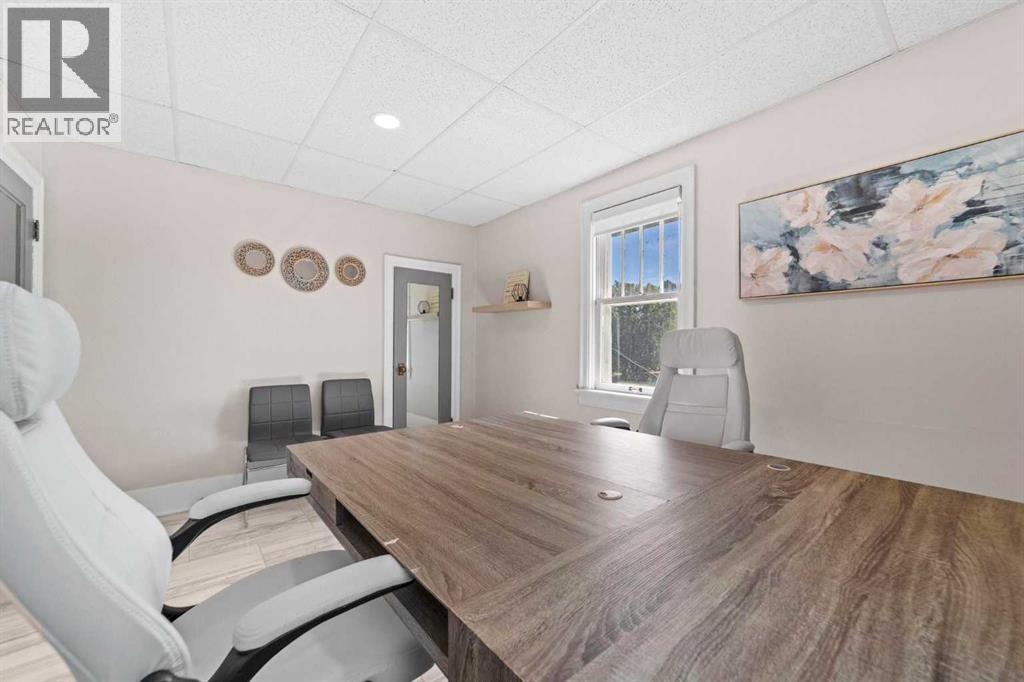 4802 49 Street Property Photo 6