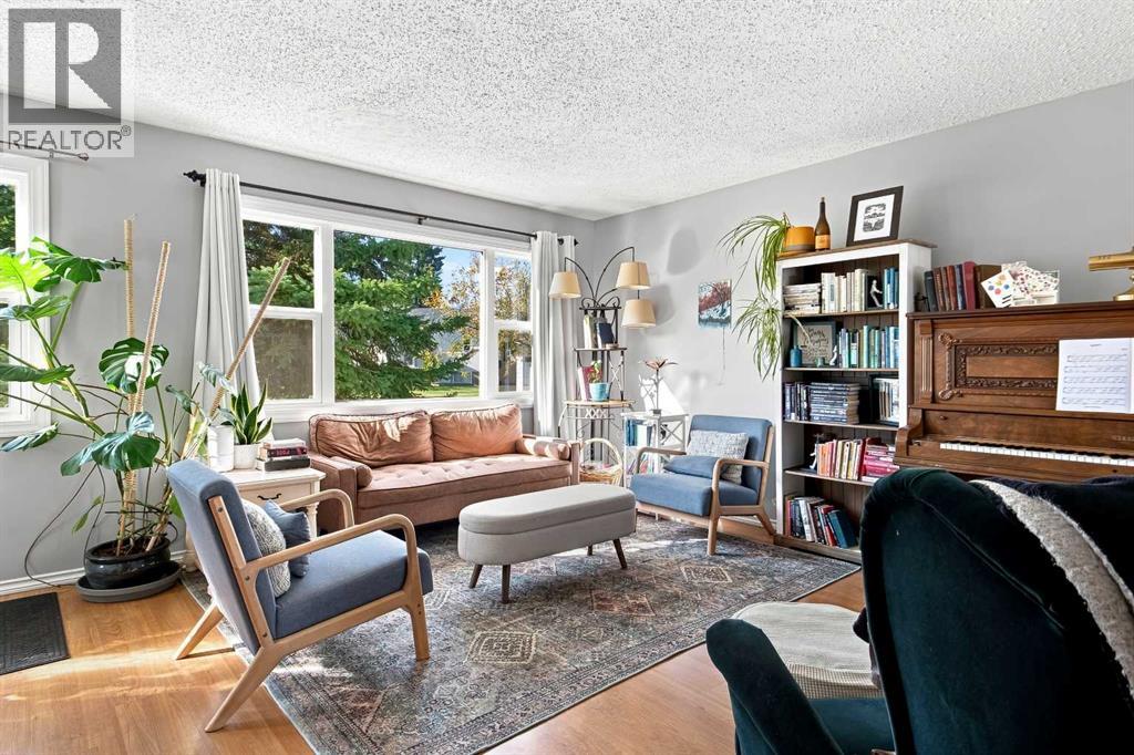 9313 111 Avenue Property Photo 3