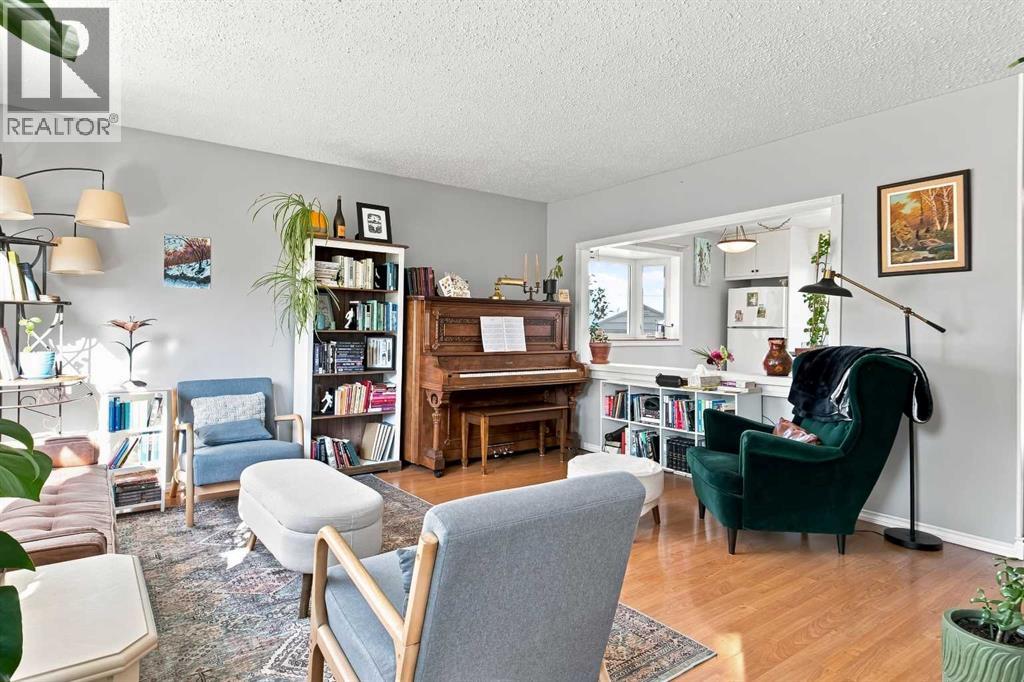 9313 111 Avenue Property Photo 4