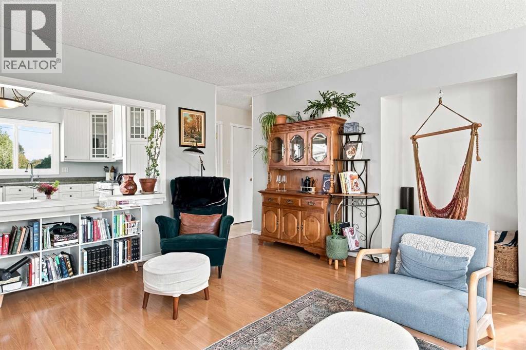 9313 111 Avenue Property Photo 6