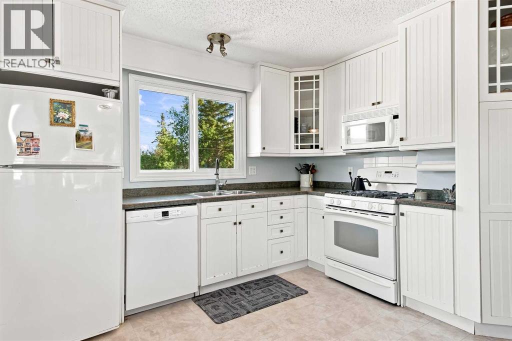 9313 111 Avenue Property Photo 8