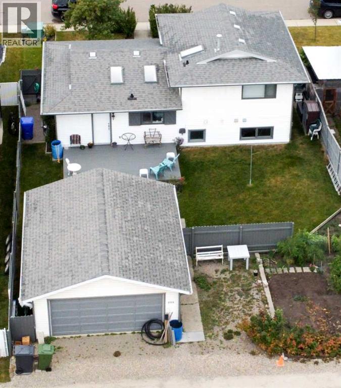 5715 58 Avenue Property Photo 5
