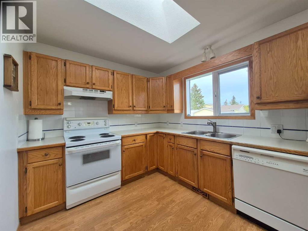 5715 58 Avenue Property Photo 22