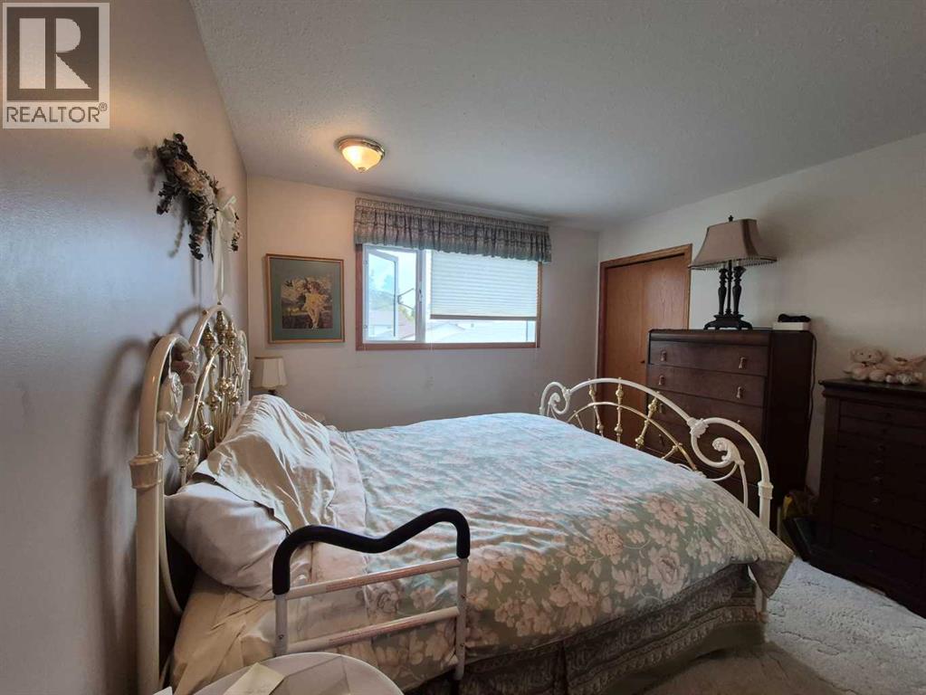 5715 58 Avenue Property Photo 35