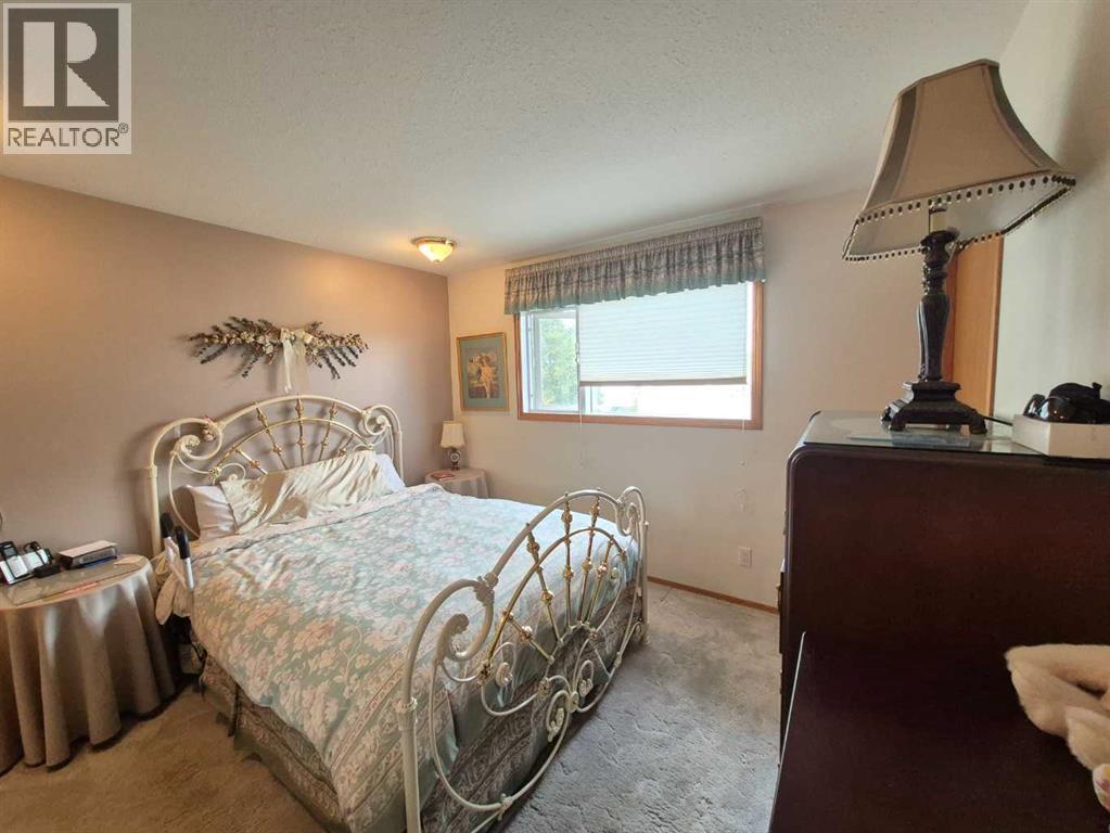 5715 58 Avenue Property Photo 36