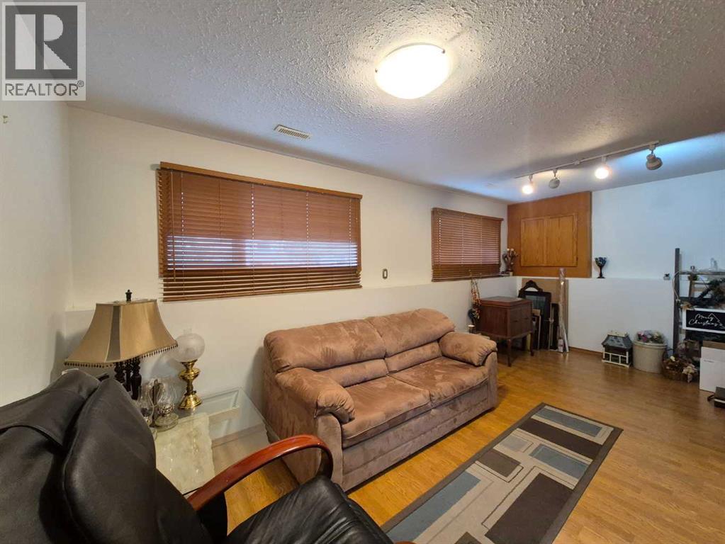 5715 58 Avenue Property Photo 42