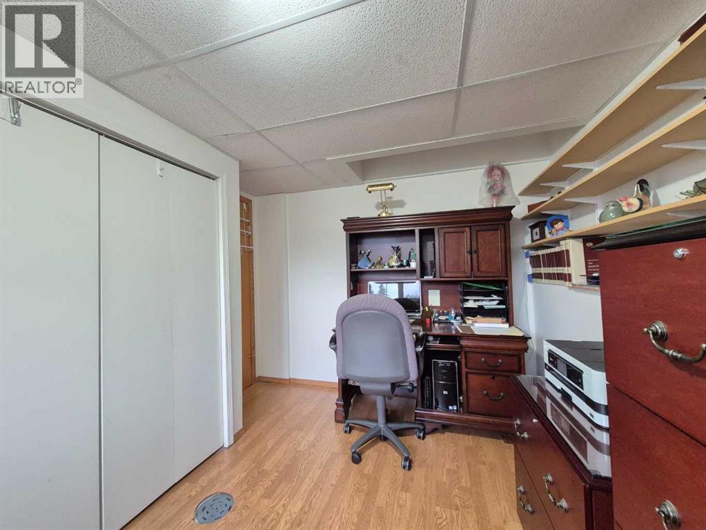 5715 58 Avenue Property Photo 45