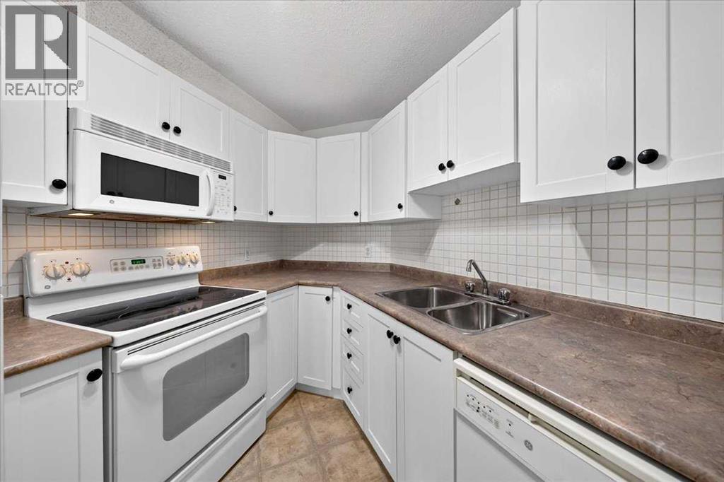 8810 Royal Birch Boulevard Northwest Property Photo 4