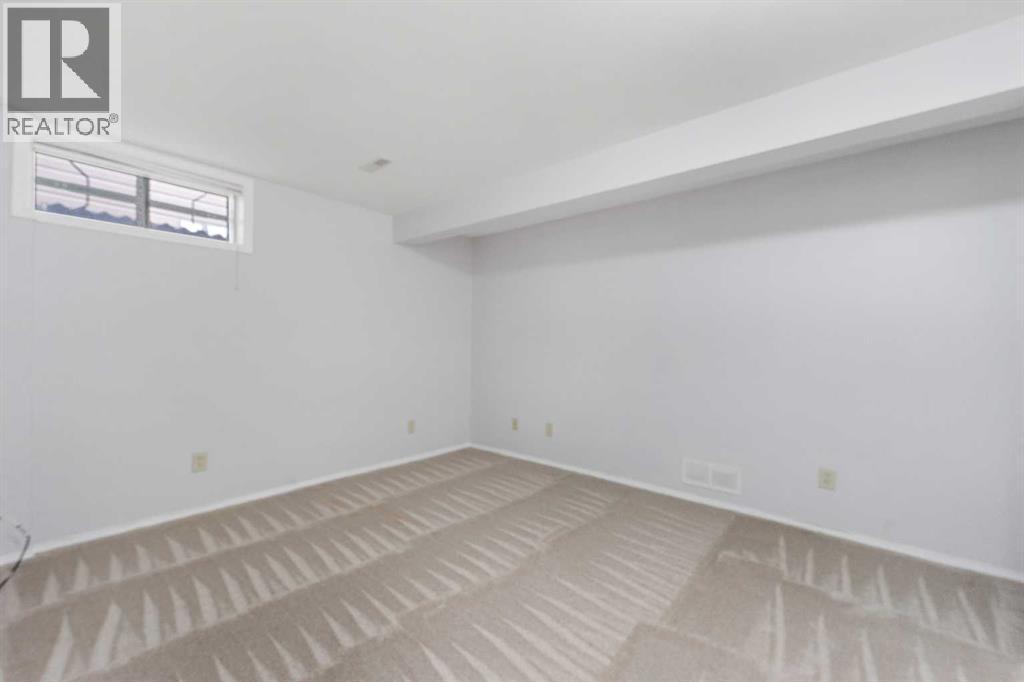 479 Bracewood Crescent Sw Property Photo 9