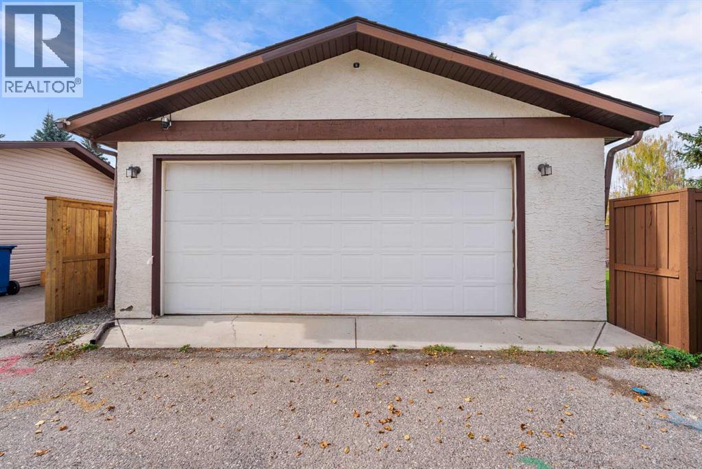 479 Bracewood Crescent Sw Property Photo 44