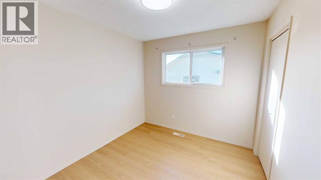 12124 95a Street Property Photo 8