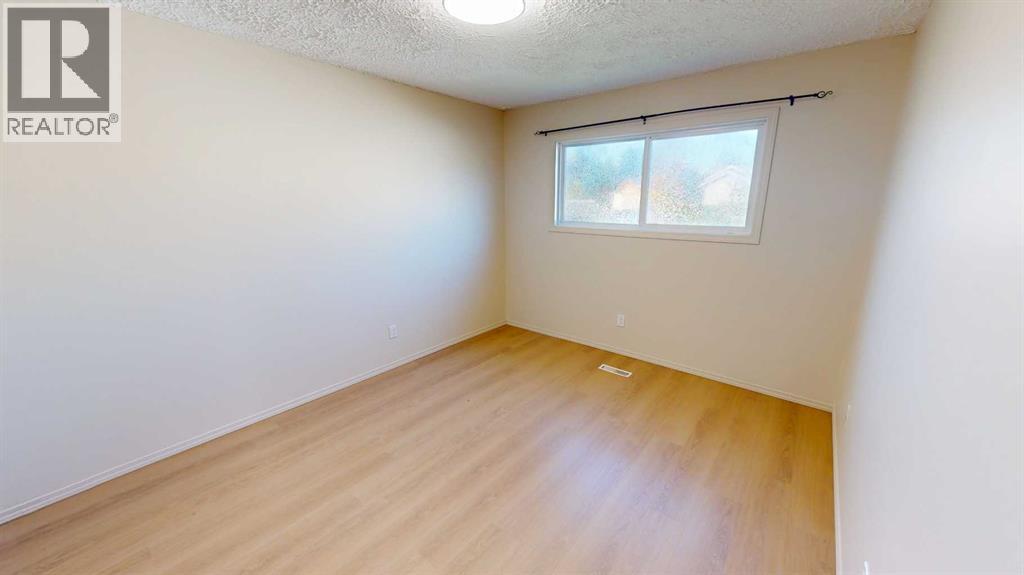 12124 95a Street Property Photo 9
