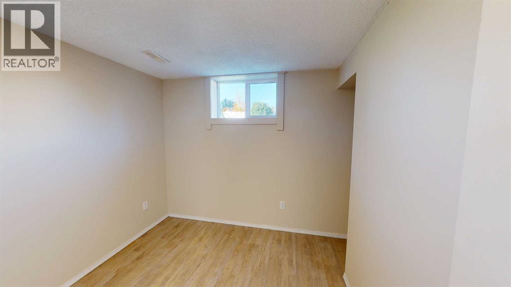12124 95a Street Property Photo 14