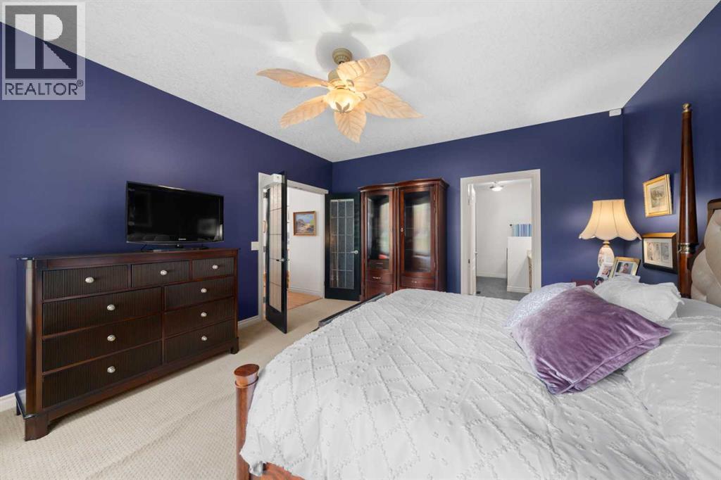 64 Elysian Crescent Sw Property Photo 16