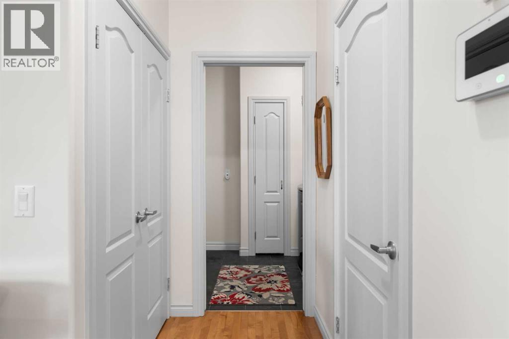 64 Elysian Crescent Sw Property Photo 22