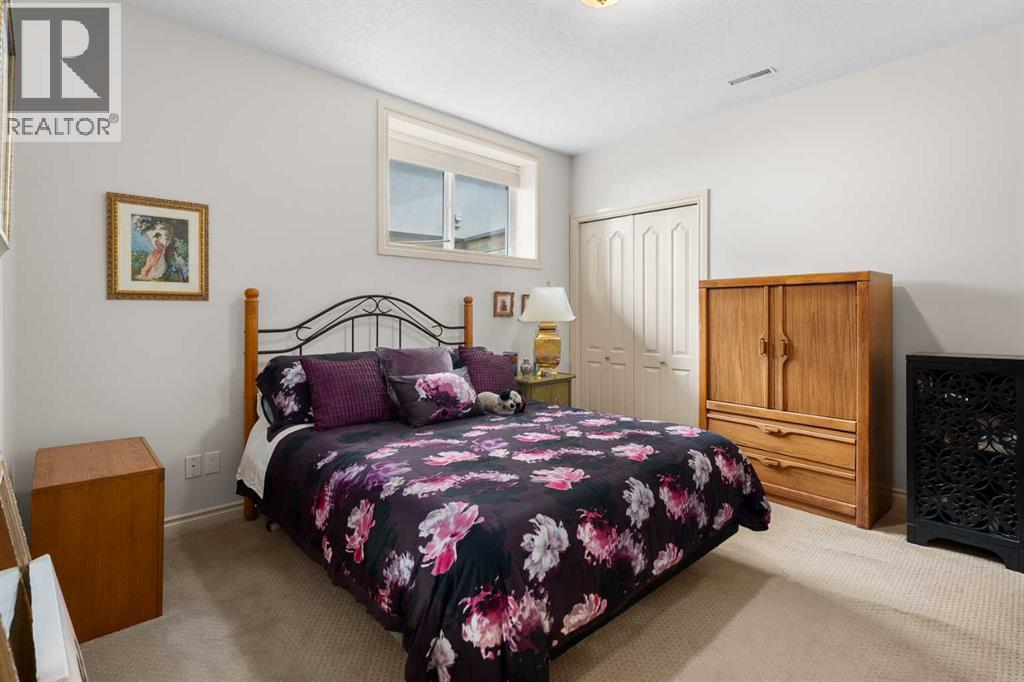 64 Elysian Crescent Sw Property Photo 26