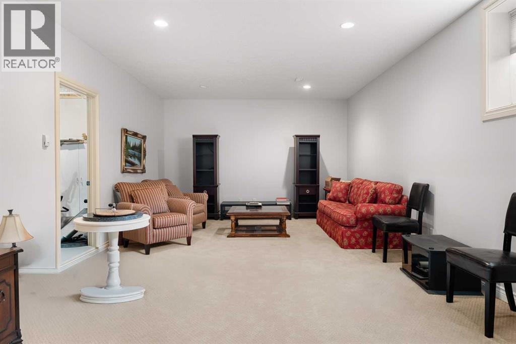 64 Elysian Crescent Sw Property Photo 30