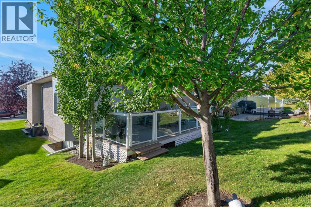 64 Elysian Crescent Sw Property Photo 39