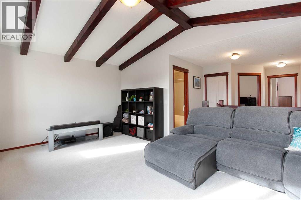 66 Cougarstone Close Sw Property Photo 20