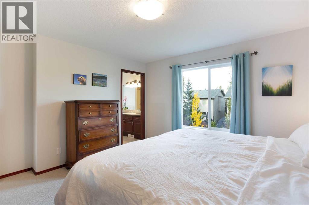 66 Cougarstone Close Sw Property Photo 22