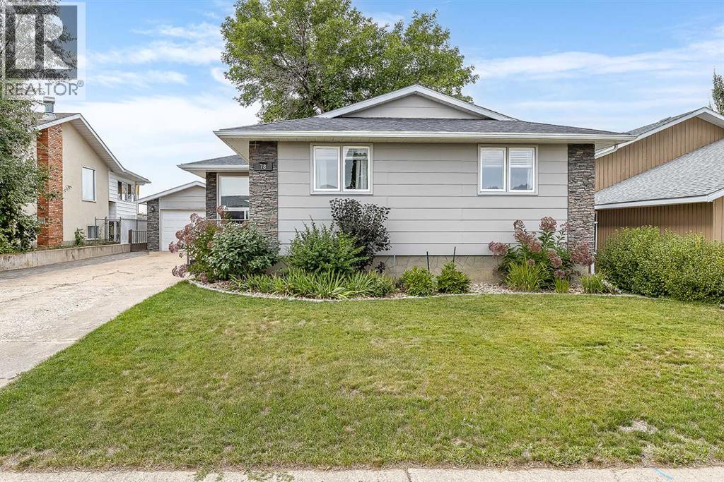 78 Seven Persons Crescent Sw Property Photo 6
