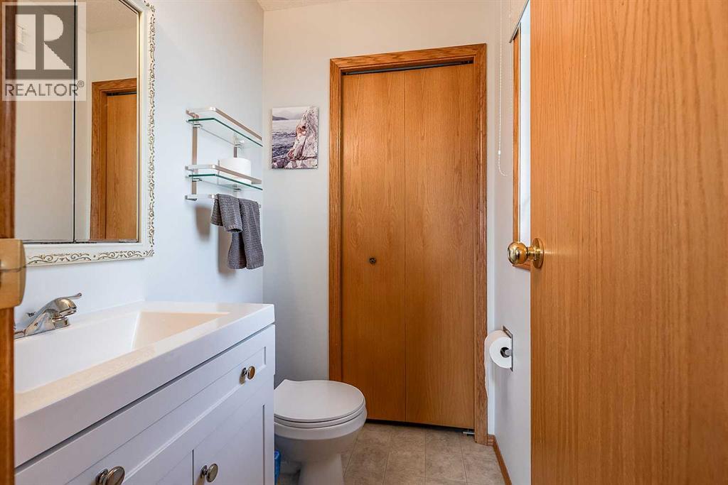 78 Seven Persons Crescent Sw Property Photo 25