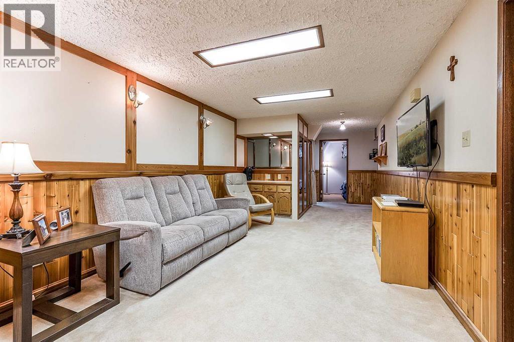 78 Seven Persons Crescent Sw Property Photo 30