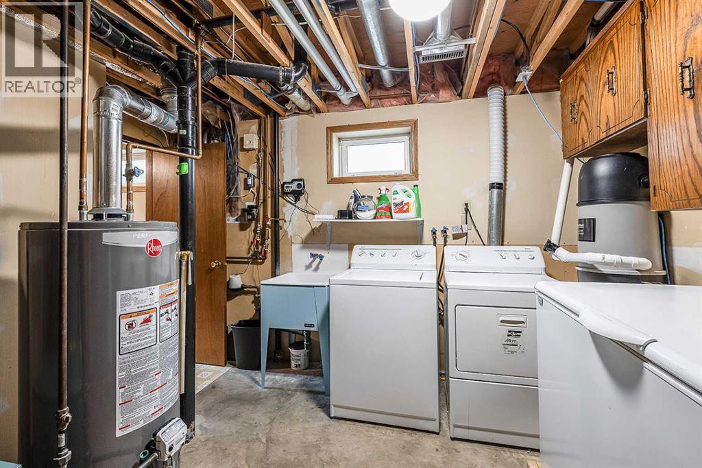 78 Seven Persons Crescent Sw Property Photo 38