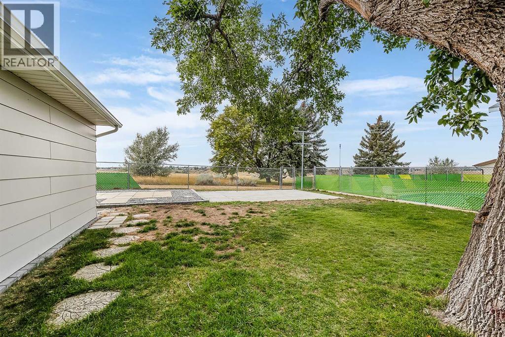 78 Seven Persons Crescent Sw Property Photo 41