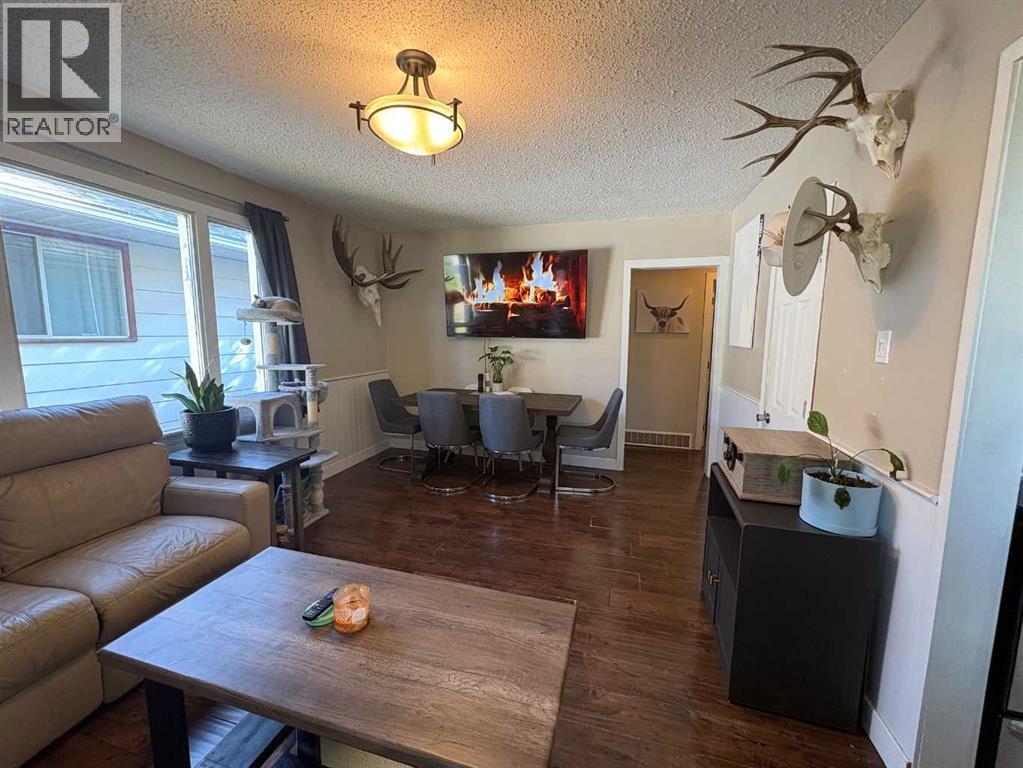 4705 49 Street Property Photo 3
