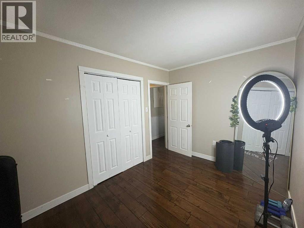 4705 49 Street Property Photo 10
