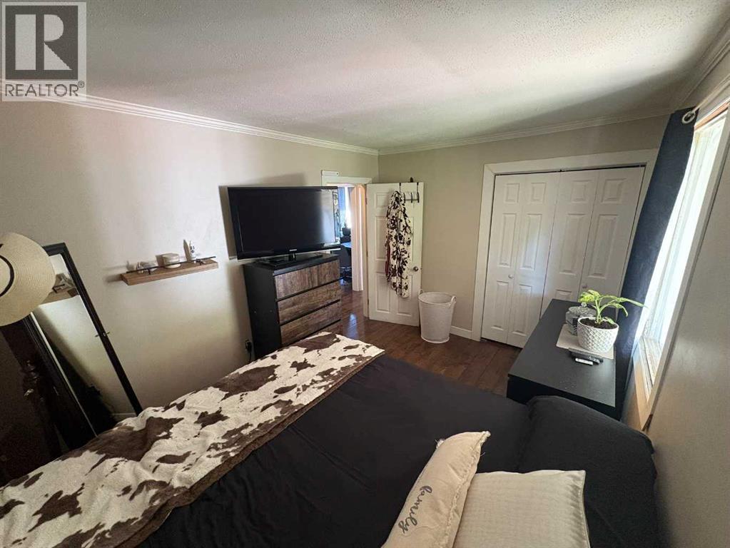 4705 49 Street Property Photo 14