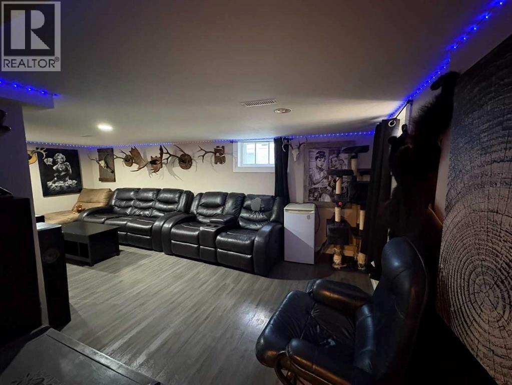 4705 49 Street Property Photo 17
